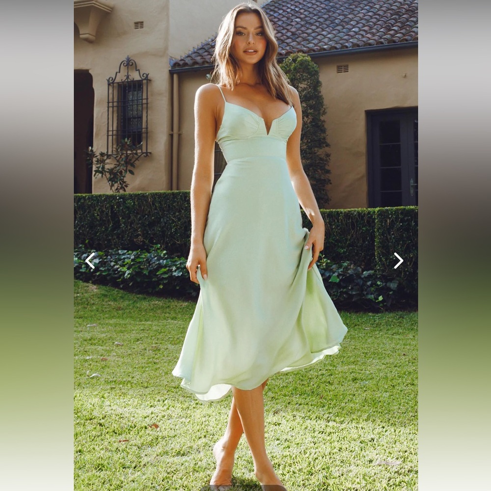 Selfie Leslie Green Sleeveless Sundress Sweetheart Midi